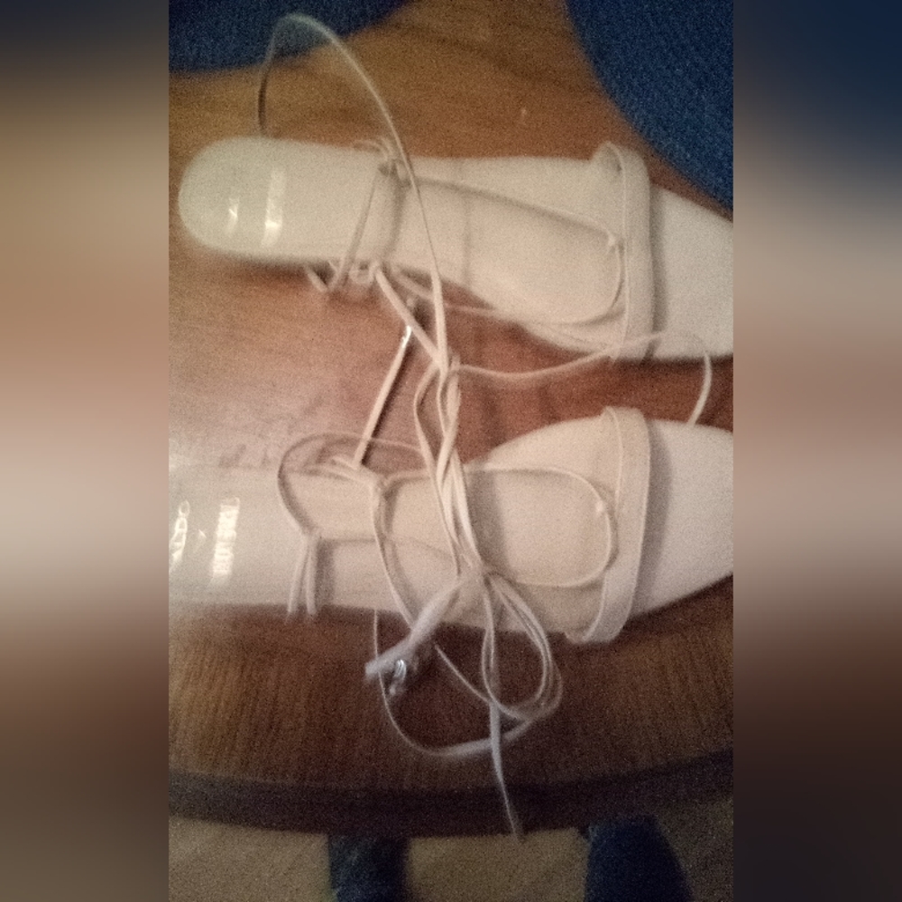 Shoes - Picture 3 of 4